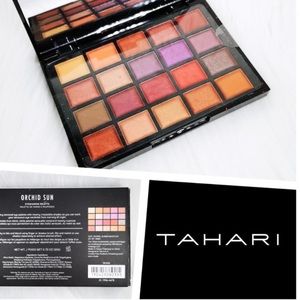 🎉HP🎉Tahari Eyeshadow Palette